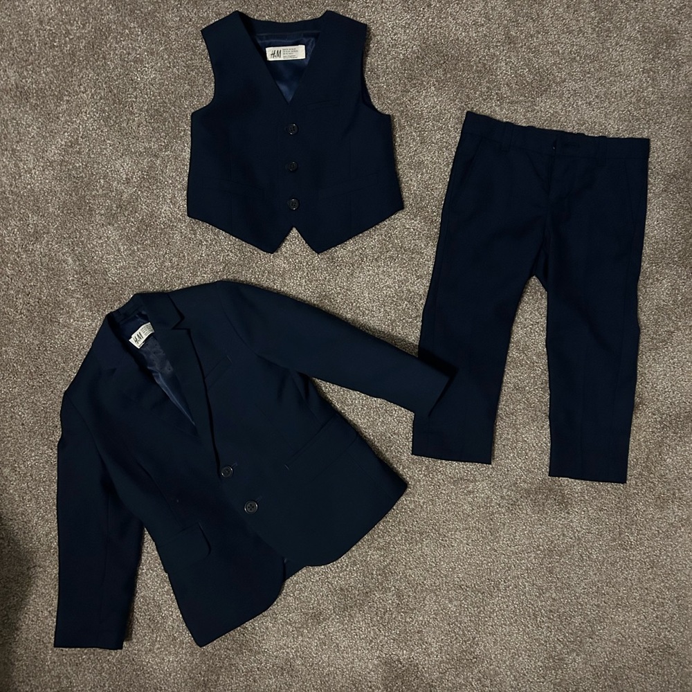 H&M 3-piece suit, great condition!
